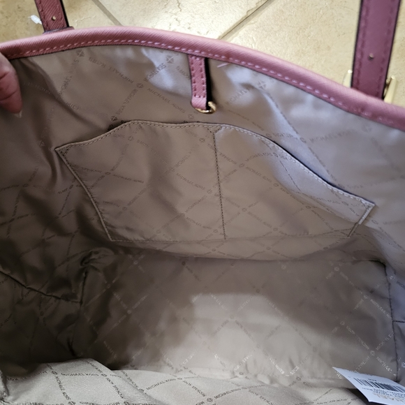 NWT Michael Kors Medium Jet Set Tote - Picture 6 of 8